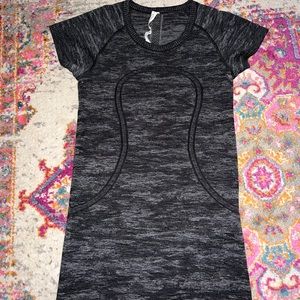 Lululemon swiftly tech short sleeve